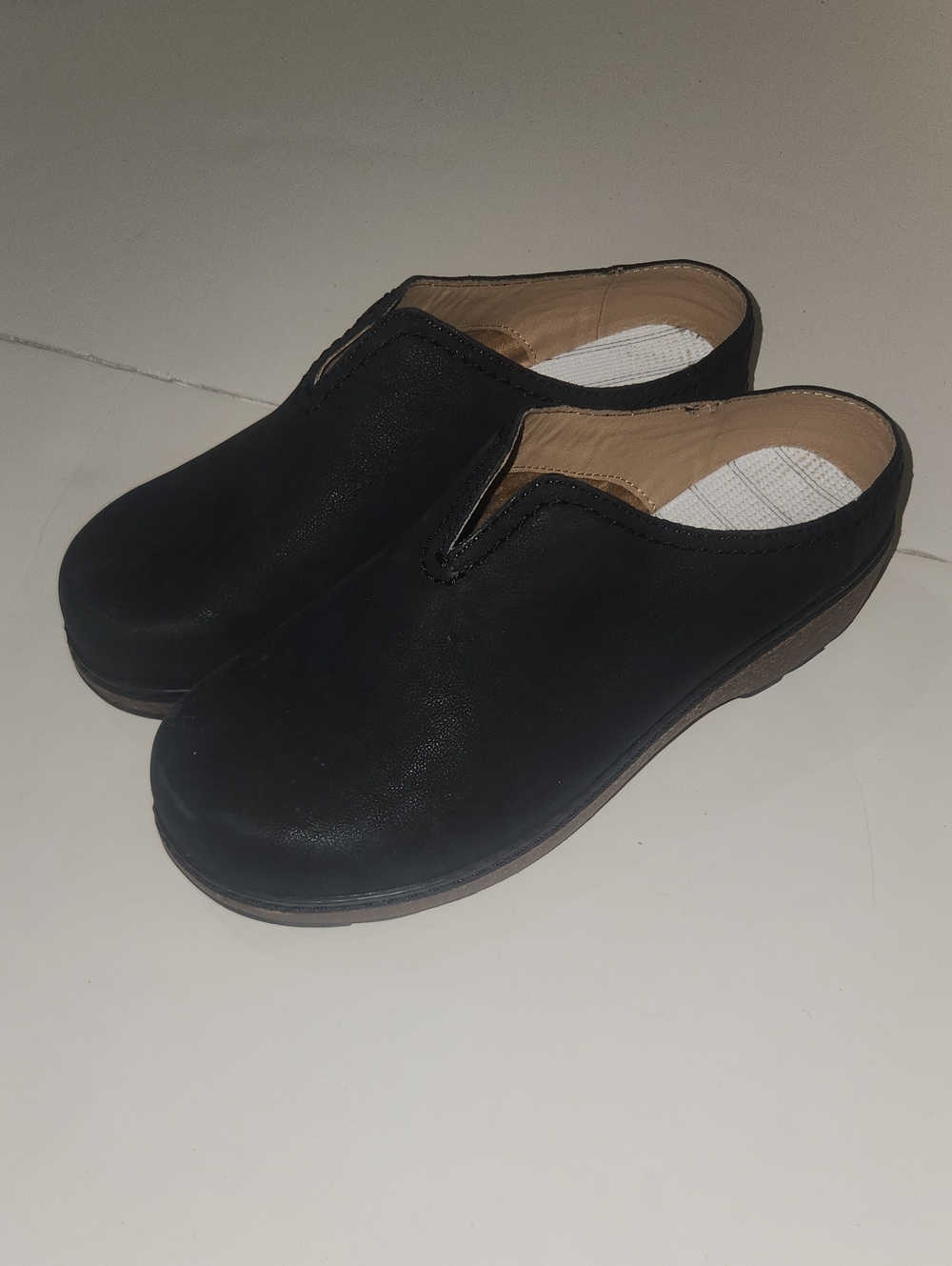 Earth Black Slip-On Mule Clogs